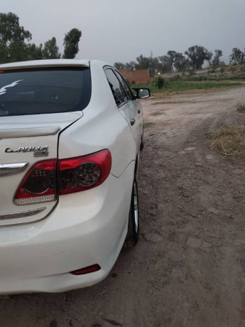 toyota-corolla-xli-2011-big-4