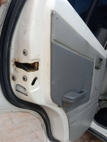 suzuki-mehran-vxr-2006-big-11