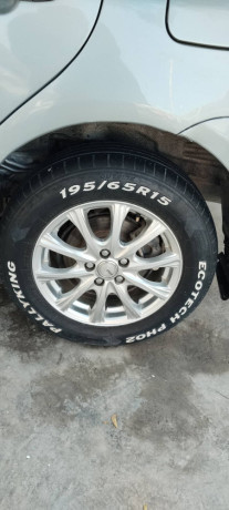 toyota-corolla-gli-2011-big-8