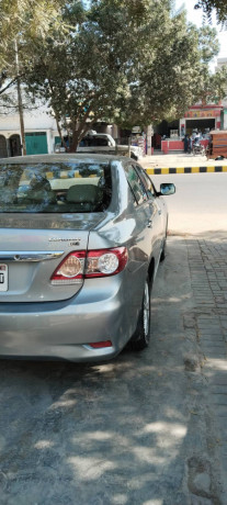 toyota-corolla-gli-2011-big-7