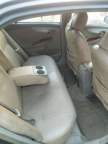 toyota-altis-grande-2010-big-7