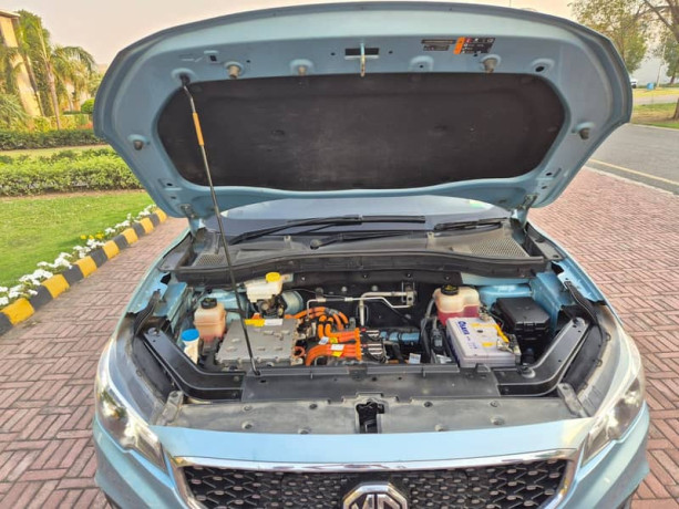 mg-zs-ev-electric-car-big-9