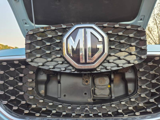 mg-zs-ev-electric-car-big-13