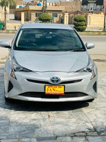 2018-prius-big-3