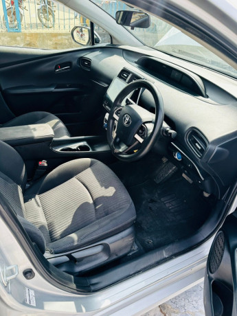 2018-prius-big-7
