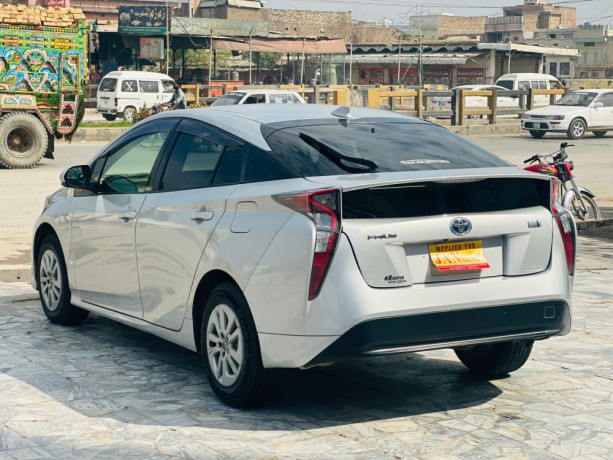 2018-prius-big-2