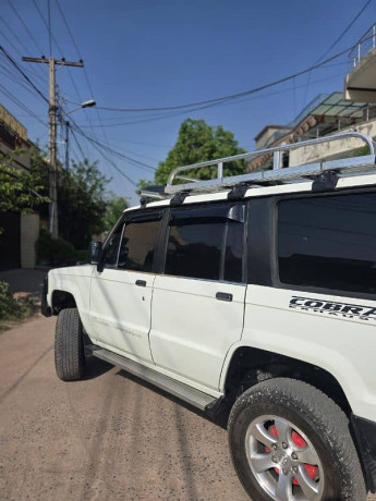 isuzu-trooper-1980-big-5