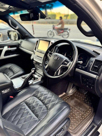 toyota-land-cruiser-2017-toyota-land-cruiser2017-big-6