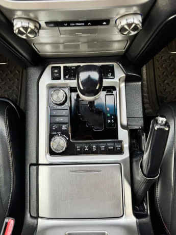 toyota-land-cruiser-2017-toyota-land-cruiser2017-big-12