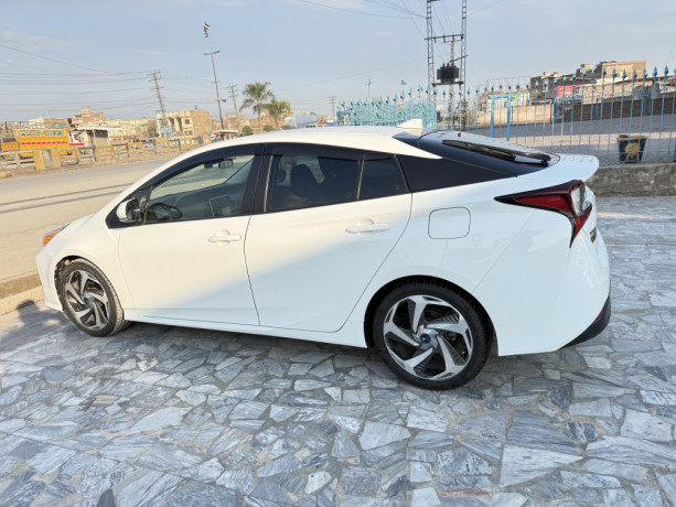 2020-prius-big-2