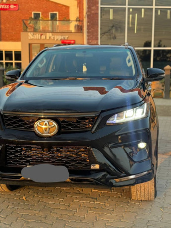 toyota-fortuner-27-g-2018-big-1