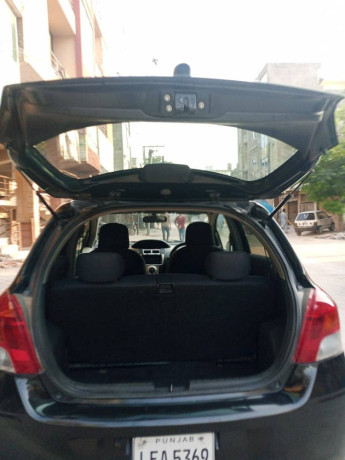 toyota-vitz-2010-big-2