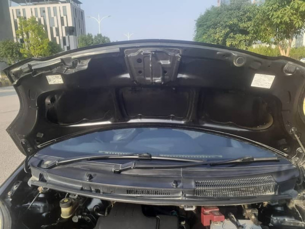 toyota-vitz-2010-big-7