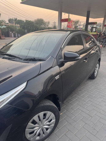 toyota-yaris-13-automatic-gli-cvt-45000-km-driven-good-condition-big-2