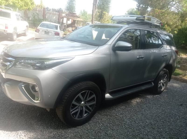 toyota-fortuner-28-sigma-4-2019-big-2