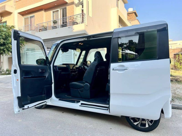daihatsu-tanto-2022-big-1