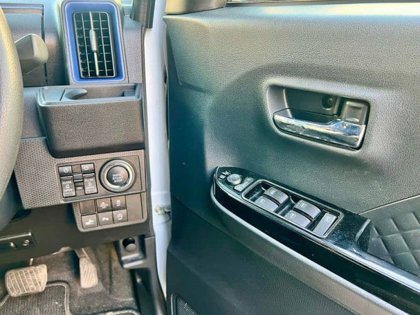 daihatsu-tanto-2022-big-9