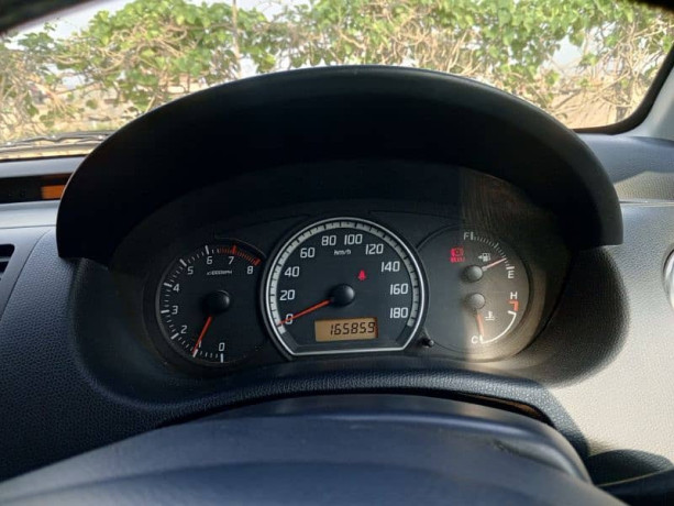 suzuki-swift-dlx-2011-big-13