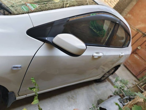 honda-city-ivtec-2010-big-3