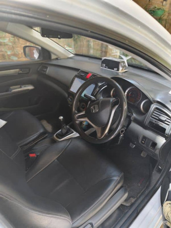 honda-city-ivtec-2010-big-6