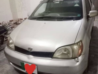 toyota-platz-2000
