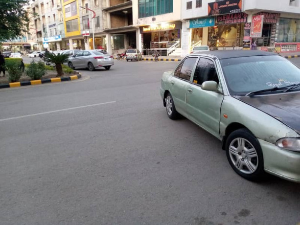 mitsubishi-lancer-1992-big-6