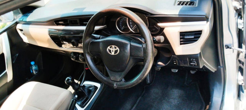 toyota-corolla-gli-204-big-9