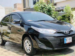 toyota-yaris-gli-13-mt