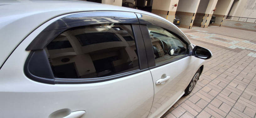 toyota-yaris-x-package-202124-pearl-white-big-5