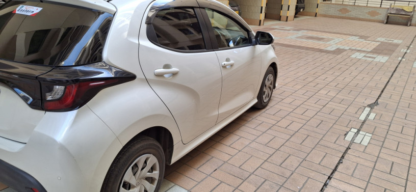 toyota-yaris-x-package-202124-pearl-white-big-1
