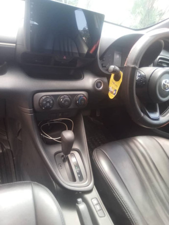 toyota-yaris-hatchback-g-10-2020-big-6