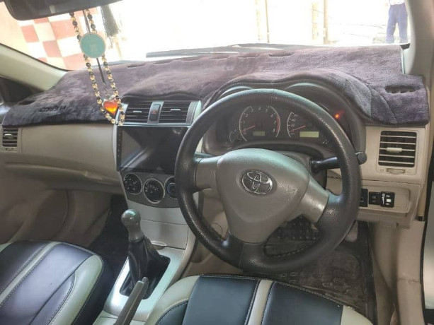 toyota-corolla-gli-2010-big-12