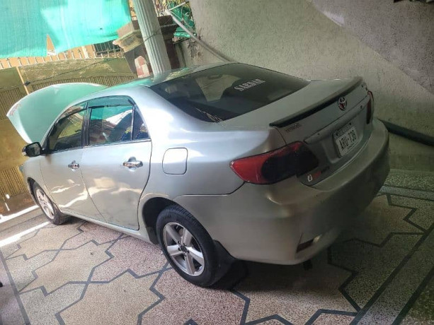 toyota-corolla-gli-2010-big-0