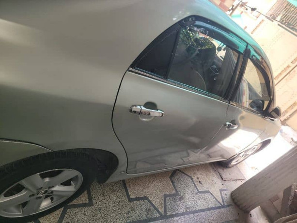 toyota-corolla-gli-2010-big-10