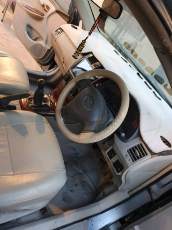 toyota-corolla-gli-2010-big-4
