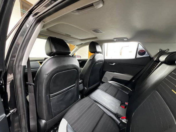 kia-stonic-ex-2022-model-big-18