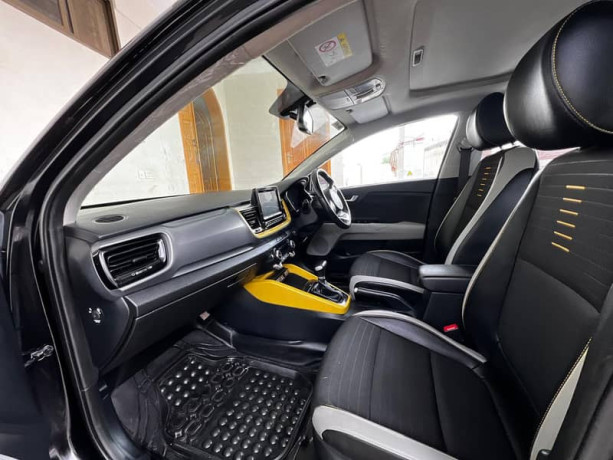 kia-stonic-ex-2022-model-big-11