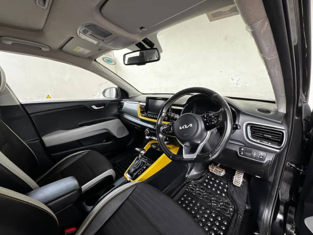 kia-stonic-ex-2022-model-big-7