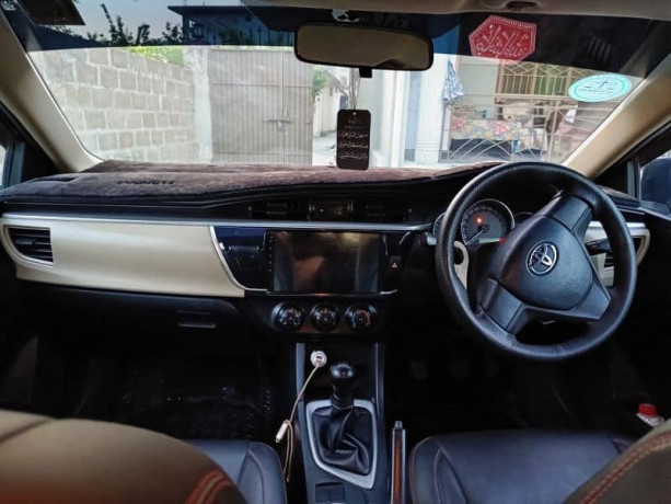 toyota-corolla-gli-2016-big-9