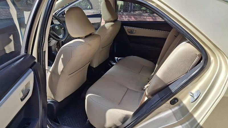 toyota-corolla-altis-grande-2015-autimatic-18-full-option-big-8