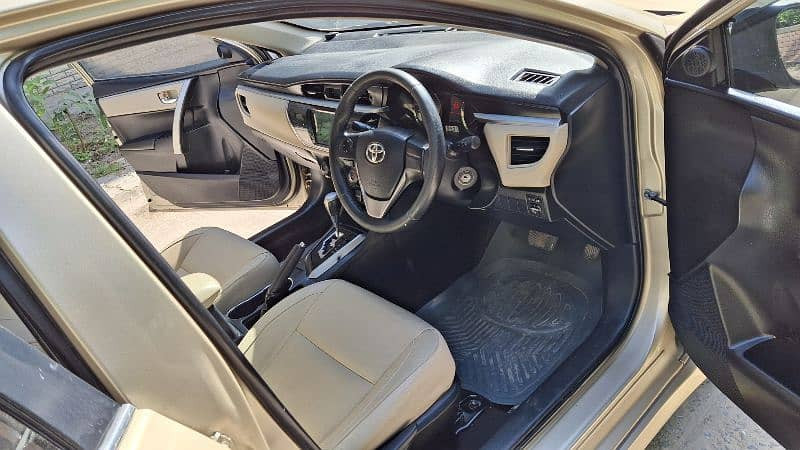 toyota-corolla-altis-grande-2015-autimatic-18-full-option-big-7