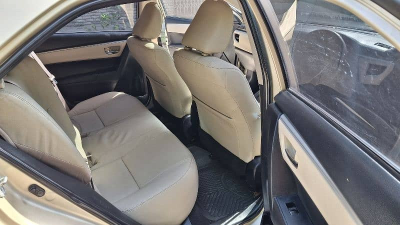 toyota-corolla-altis-grande-2015-autimatic-18-full-option-big-6