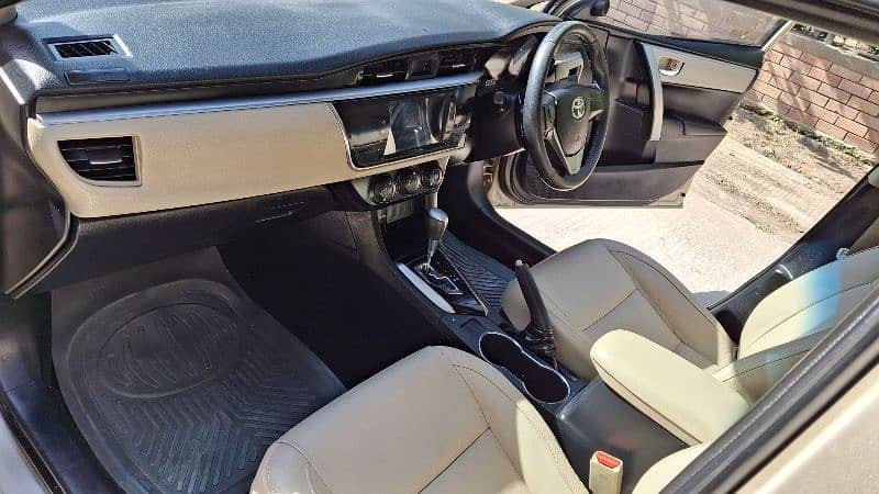 toyota-corolla-altis-grande-2015-autimatic-18-full-option-big-10