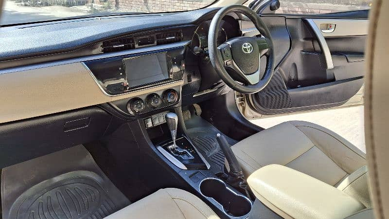toyota-corolla-altis-grande-2015-autimatic-18-full-option-big-9