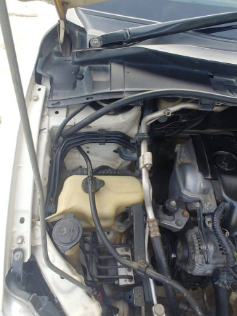 toyota-corolla-gli-13-vvti-2013-big-6