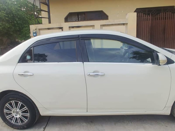 toyota-corolla-gli-13-vvti-2013-big-3