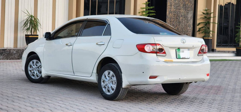 toyota-corolla-xli-2010-big-2