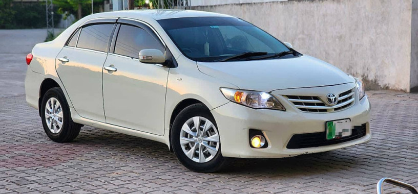 toyota-corolla-xli-2010-big-1