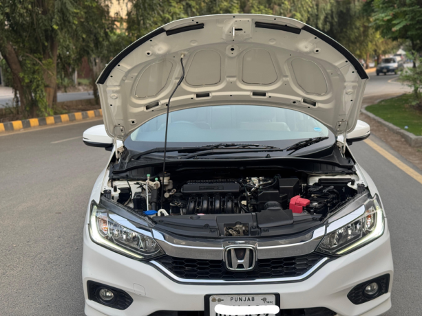 honda-city-15l-aspire-cvt-big-4