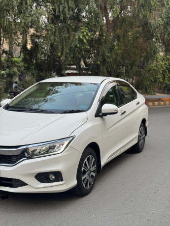 honda-city-15l-aspire-cvt-big-1